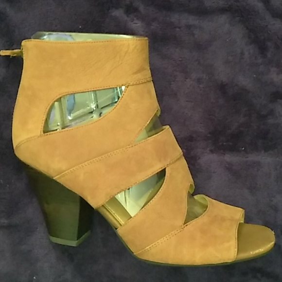 Brand new Franco Sarto Heels - Picture 3 of 4